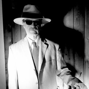 Meet your Posher, Peter t.